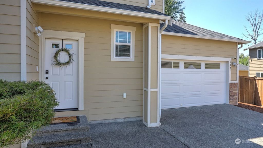 Photo of 5001 NE 3rd Street, Renton, WA 98059 (MLS # 2266941)