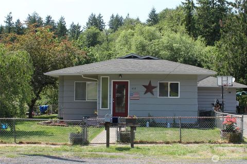 Photo of 418 SW Canyon Loop, Winlock, WA 98596 (MLS # 2388007)