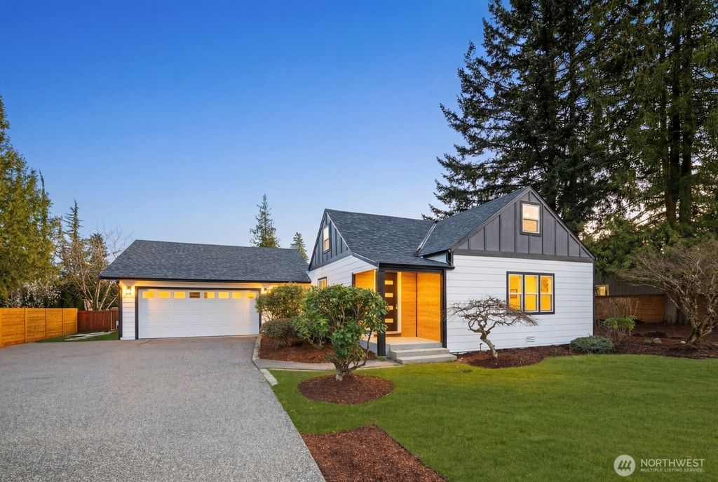 Photo of 2406 100th Street SE, Everett, WA 98208 (MLS # 2497334)