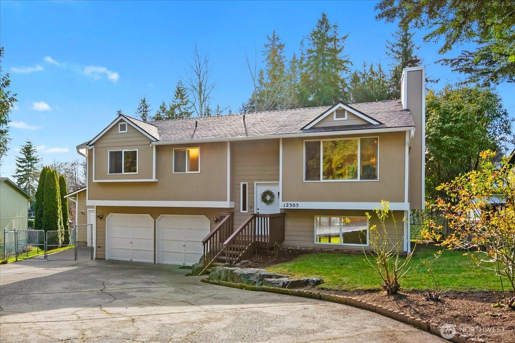 Photo of 12305 Alexander Road, Everett, WA 98204 (MLS # 2477122)