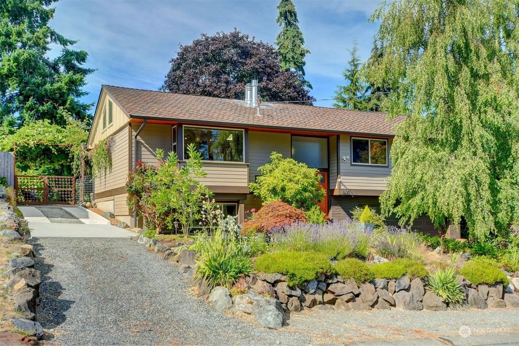 Photo of 8105 Sierra Drive, Edmonds, WA 98026 (MLS # 2271364)