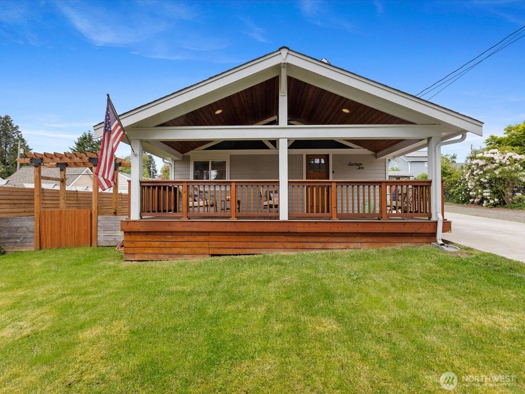 Photo of 1610 2nd Street, Snohomish, WA 98290 (MLS # 2372600)