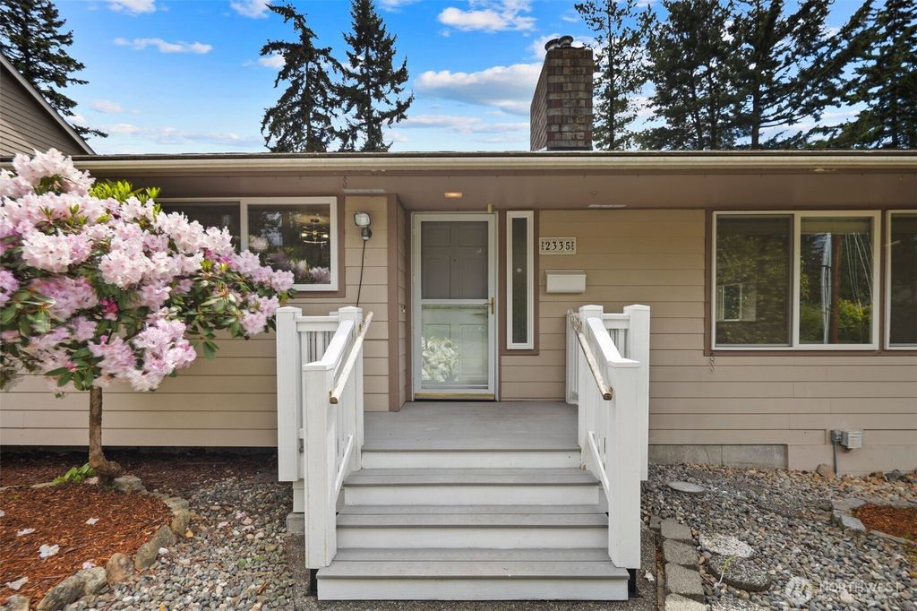 Photo of 2335 N 180th Street, Shoreline, WA 98133 (MLS # 2378455)