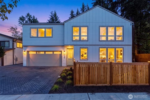 Photo of 121 N 136th Street, Seattle, WA 98133 (MLS # 2587573)