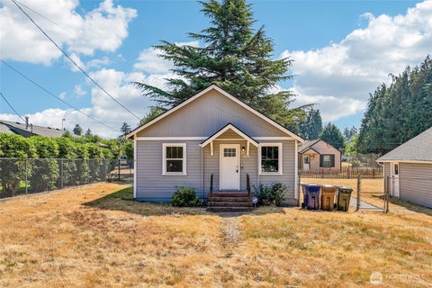 Photo of 6925 52nd Avenue W, University Place, WA 98467 (MLS # 2572005)
