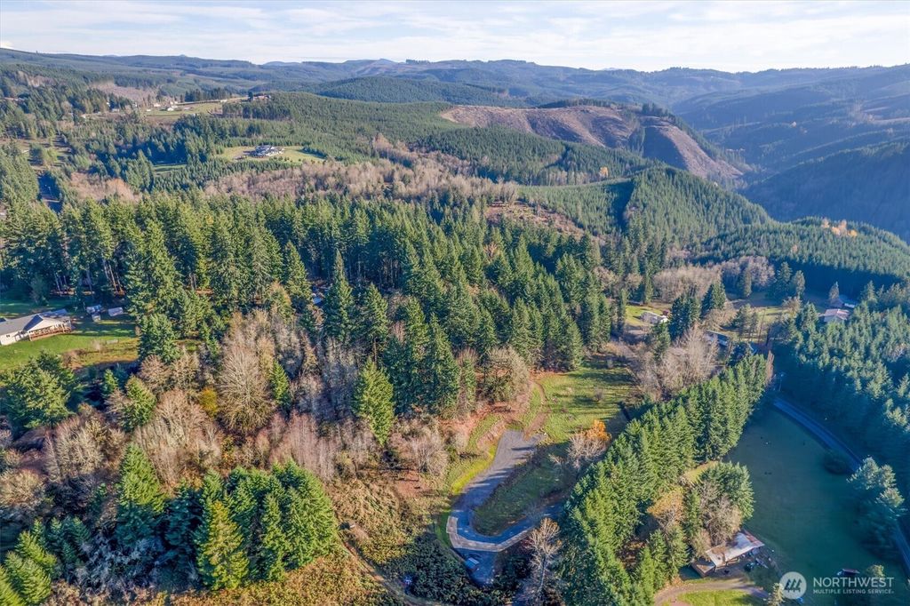 Photo of 110 Lenora Lane, Kelso, WA 98626 (MLS # 2458593)