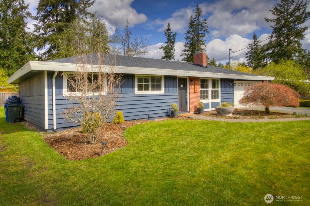 Photo of 6015 183rd Street SW, Lynnwood, WA 98037 (MLS # 2348348)