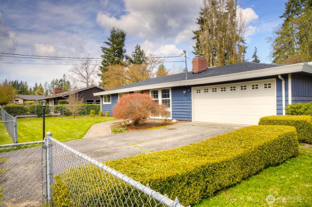 Photo of 6015 183rd Street SW, Lynnwood, WA 98037 (MLS # 2348348)