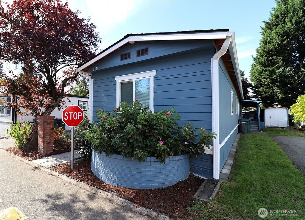 Photo of 401 37th Street SE #110, Auburn, WA 98002 (MLS # 2447003)