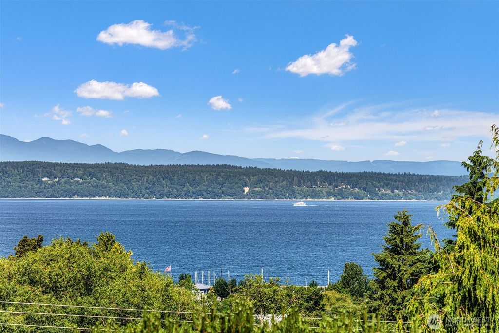 Photo of 723 Pine Street, Edmonds, WA 98020 (MLS # 2392146)