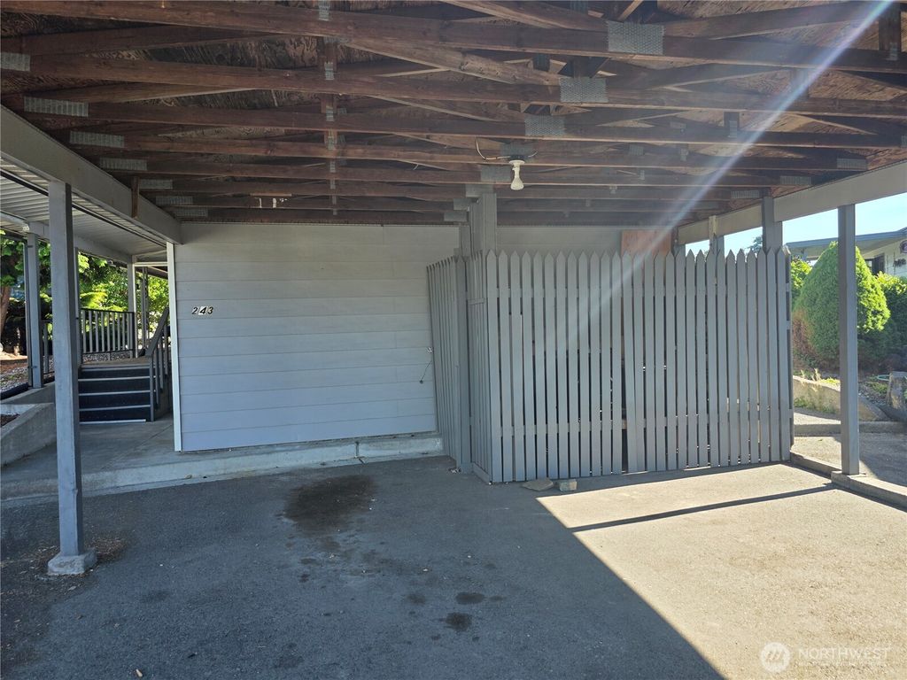 Photo of 1402 22nd Street NE #243, Auburn, WA 98002 (MLS # 2418273)
