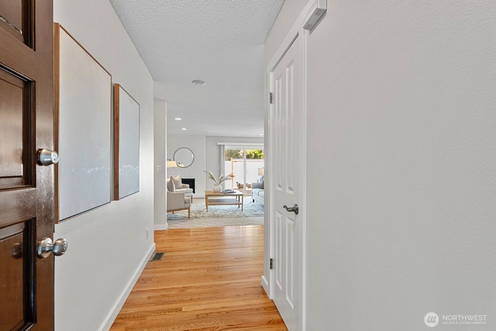 Photo of 2507 175th Avenue NE, Redmond, WA 98052 (MLS # 2421217)