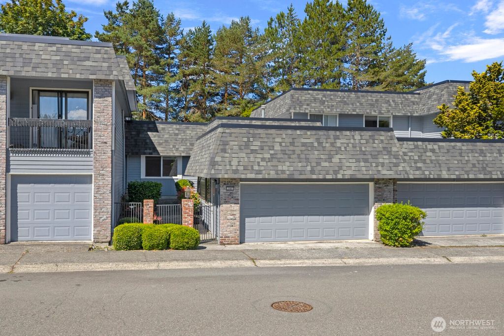 Photo of 2507 175th Avenue NE, Redmond, WA 98052 (MLS # 2421217)