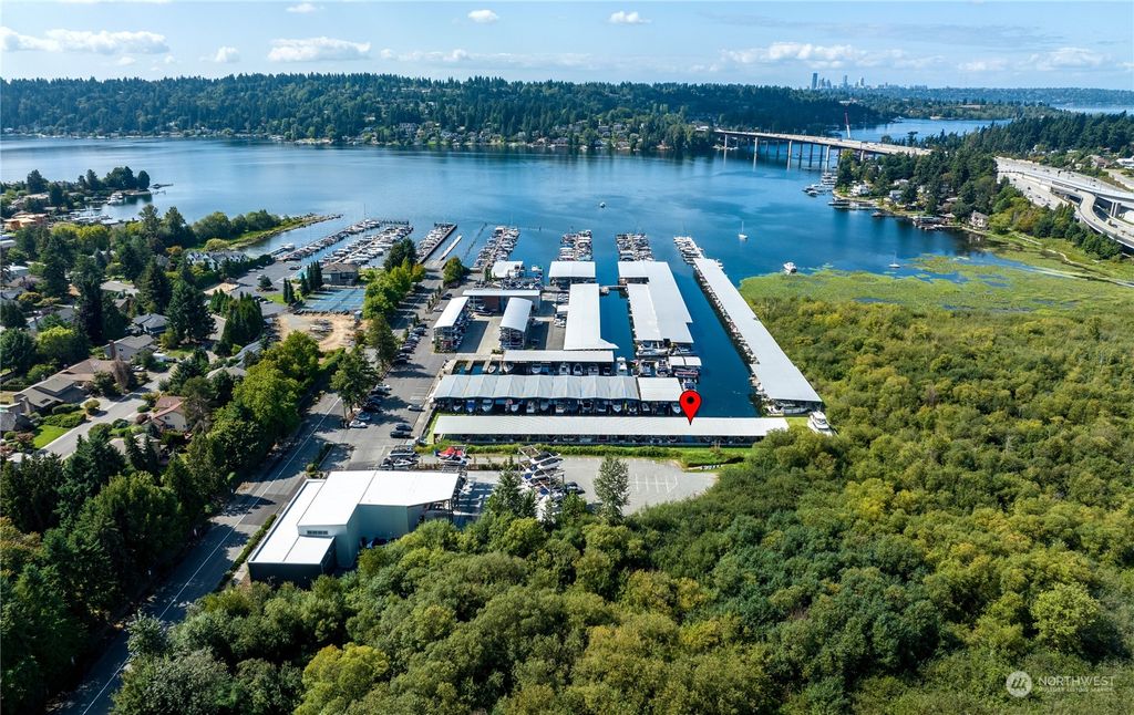 Photo of 3911 Lake Washington Boulevard SE #F-31, Bellevue, WA 98006 (MLS # 2156805)
