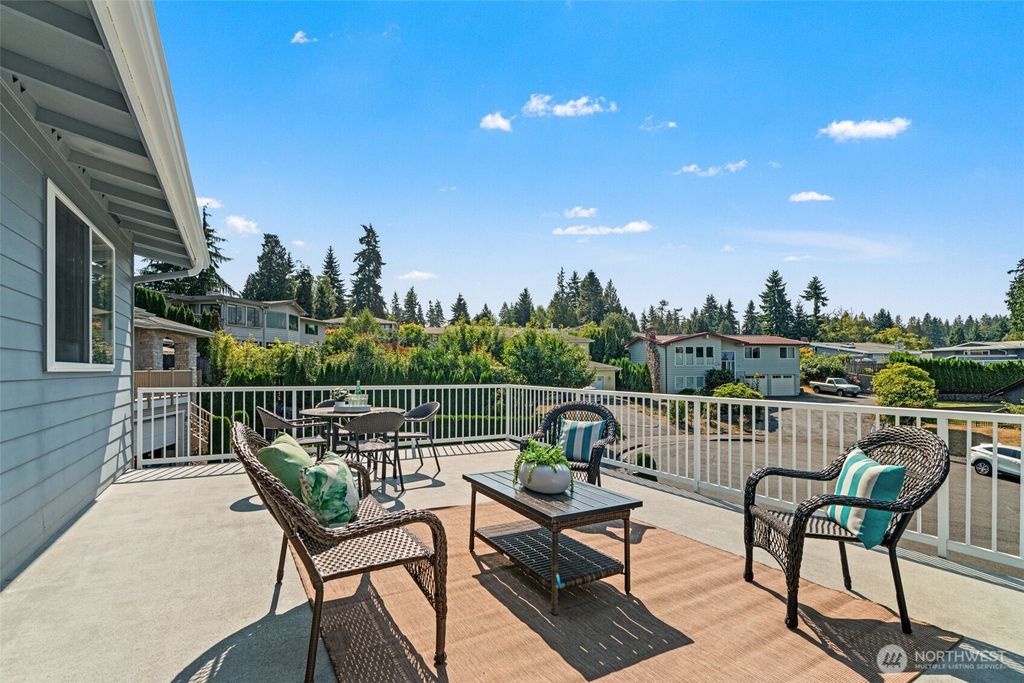 Photo of 721 Elm Place W, Edmonds, WA 98020 (MLS # 2432643)