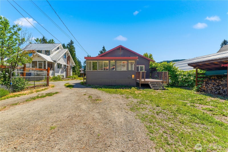 303 Cascade Street