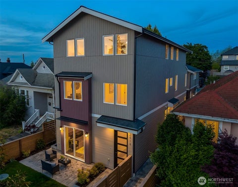 Photo of 2414 Queen Anne Avenue N, Seattle, WA 98119 (MLS # 2556900)