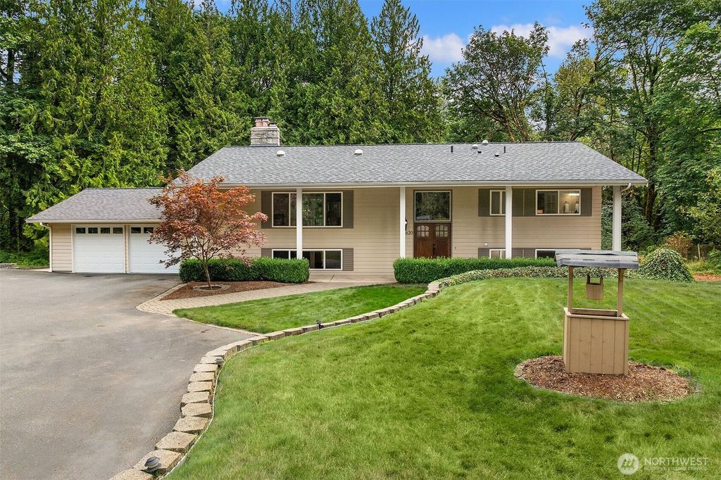 Photo of 13620 233rd Way SE, Issaquah, WA 98027 (MLS # 2431628)
