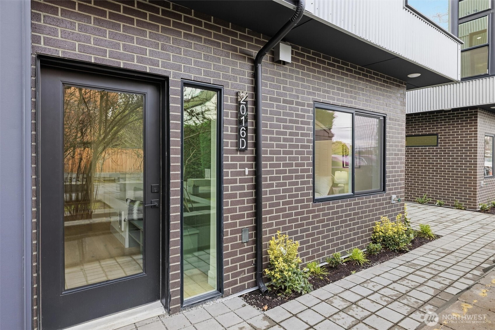 2016 Fairview Avenue E D