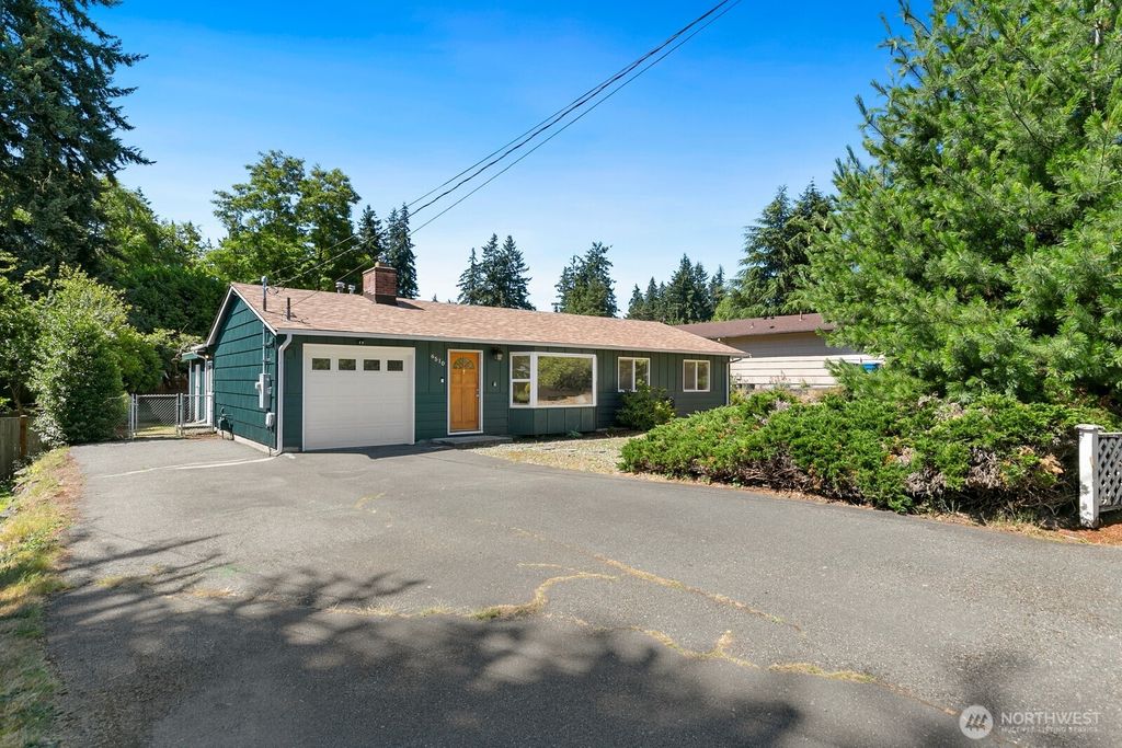 Photo of 6510 192nd Place SW, Lynnwood, WA 98036 (MLS # 2406107)