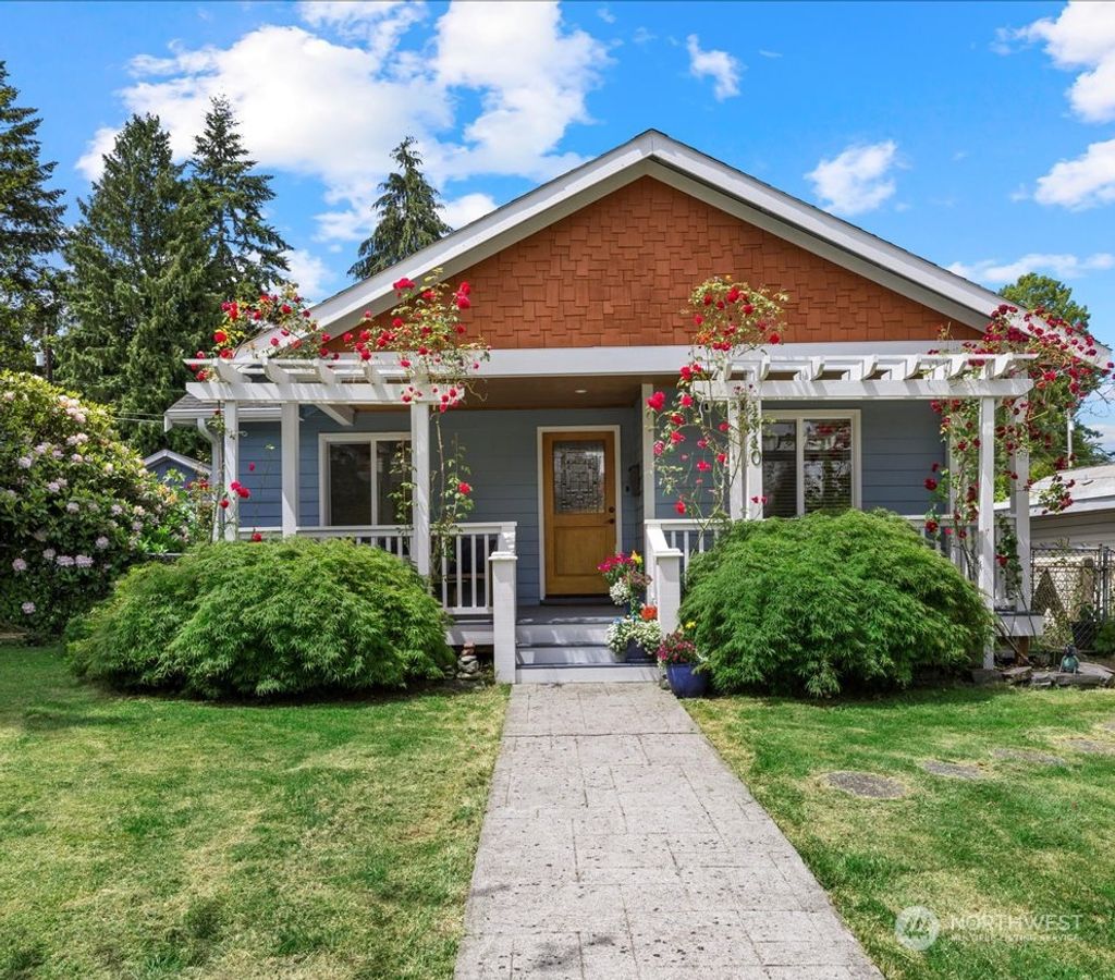 Photo of 1710 Maple Street, Everett, WA 98201 (MLS # 2252020)