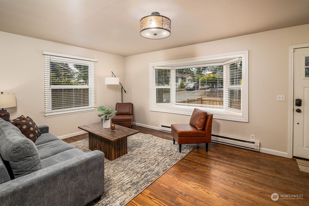 Photo of 14338 Interlake Avenue N, Seattle, WA 98133 (MLS # 2078040)