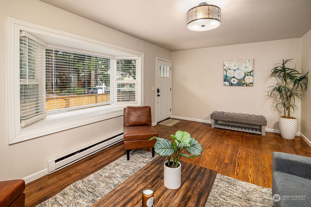 Photo of 14338 Interlake Avenue N, Seattle, WA 98133 (MLS # 2078040)