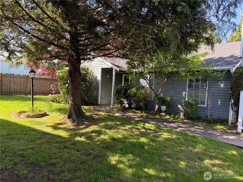 Photo of 23960 58th Court #D-1, Kent, WA 99032 (MLS # 2515572)