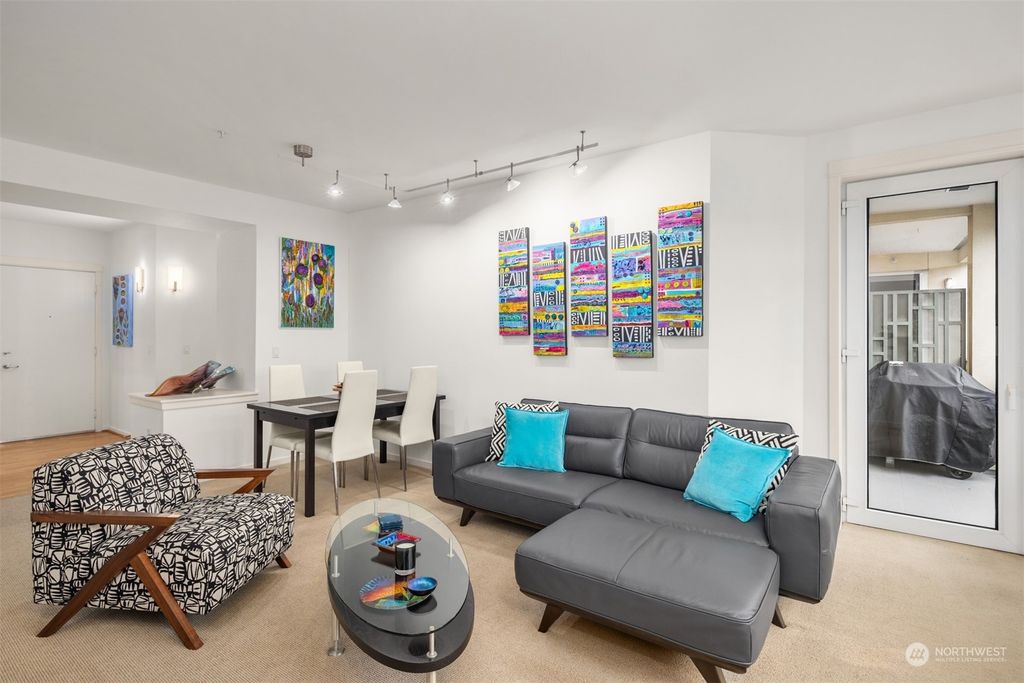 Photo of 109 2nd Street S #522, Kirkland, WA 98033 (MLS # 2201748)