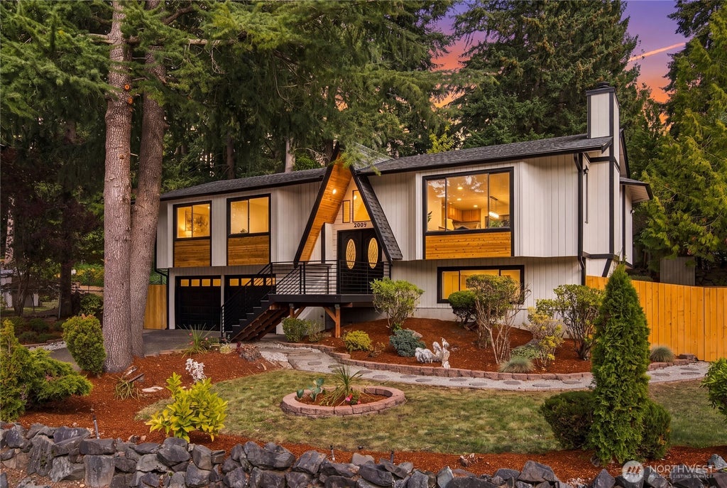 Photo of 5003 64th Avenue W, University Place, WA 98467 (MLS # 2586668)