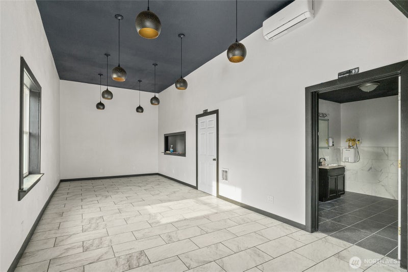 100 N Main St