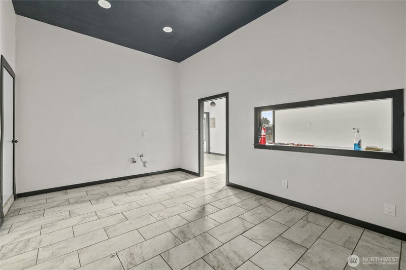 100 N Main St
