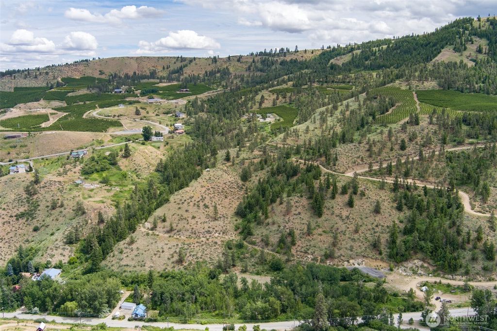 Photo of 35 Watchman Lane, Wenatchee, WA 98801 (MLS # 2483486)