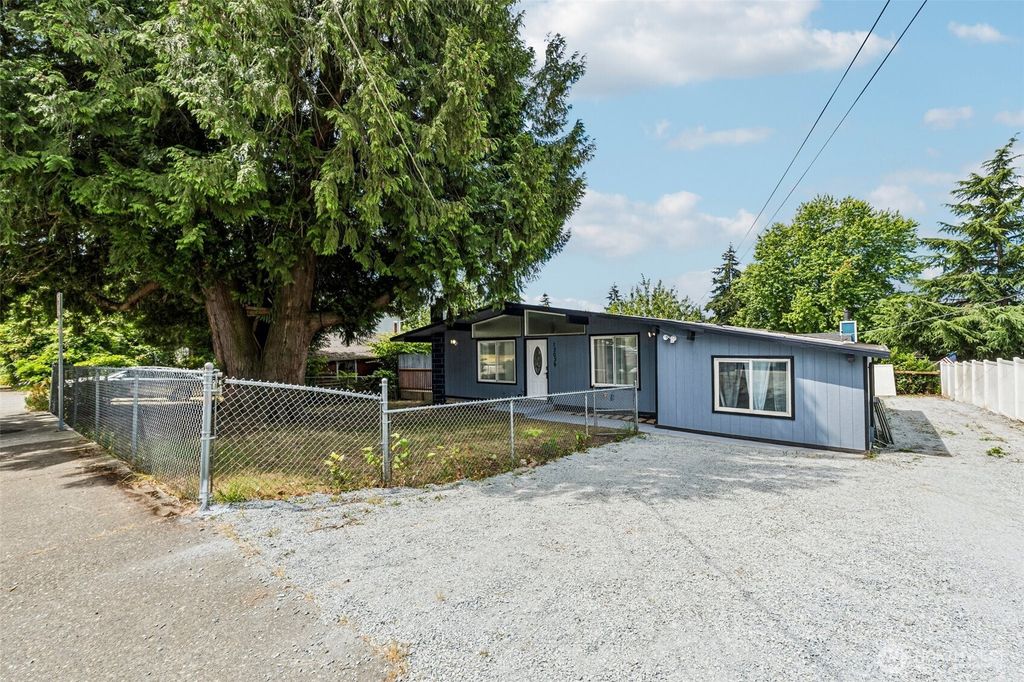 Photo of 13039 24th Avenue S, Seattle, WA 98168 (MLS # 2553927)