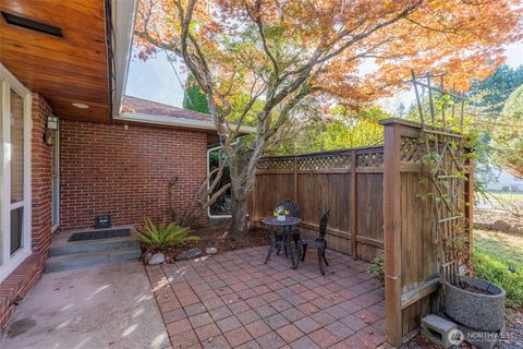 Photo of 415 Rose Way, Everett, WA 98203 (MLS # 2441866)