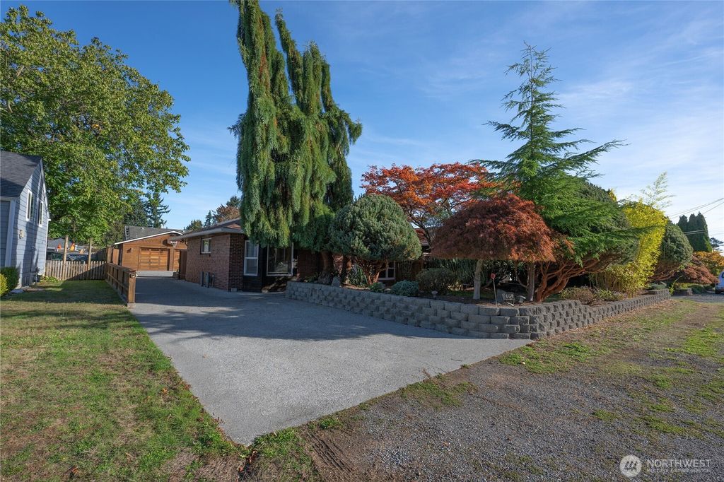 Photo of 415 Rose Way, Everett, WA 98203 (MLS # 2441866)