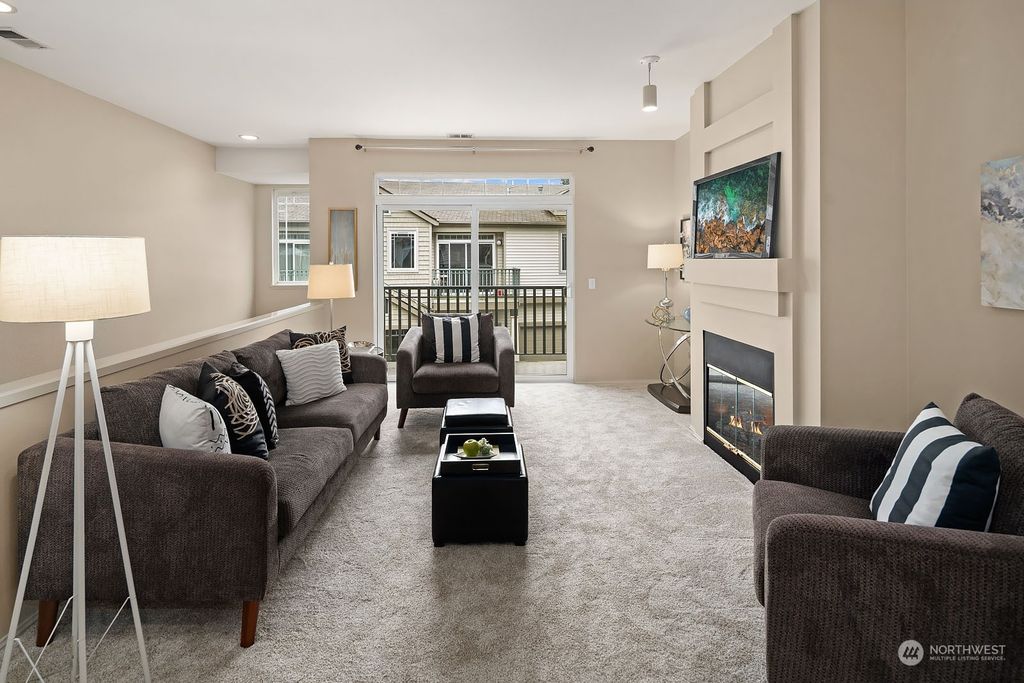 Photo of 4404 248th Lane SE, Sammamish, WA 98029 (MLS # 2217616)