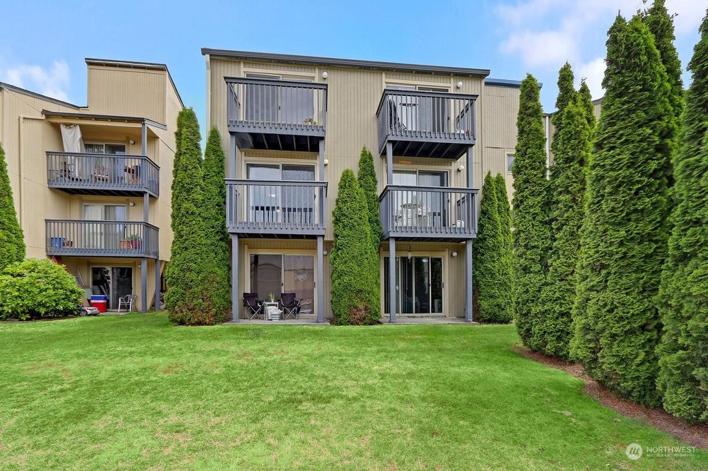 Photo of 31003 14th Avenue S #F16, Federal Way, WA 98003 (MLS # 2128862)