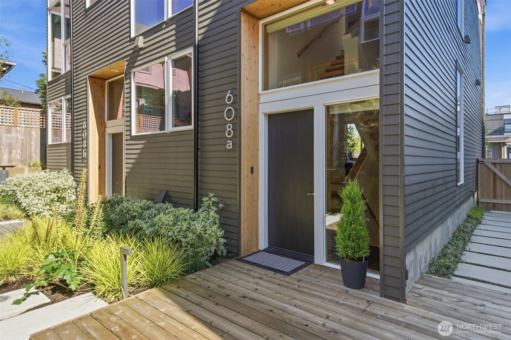 Photo of 608 18th Ave AVE E #A, Seattle, WA 98112 (MLS # 2586597)