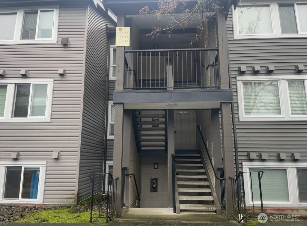 Photo of 26221 116th Avenue SE #F104, Kent, WA 98030 (MLS # 2443754)