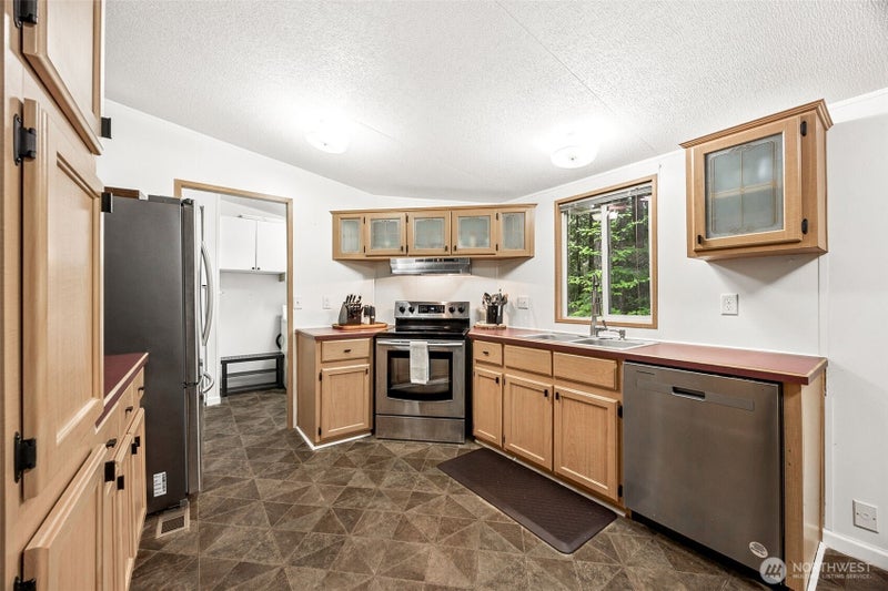 10 N Duckabush Drive W