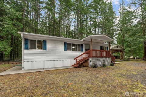Photo of 10 N Duckabush Drive W, Hoodsport, WA 98548 (MLS # 2526166)