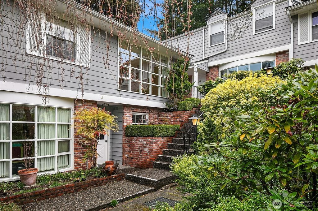 Photo of 1420 Bellevue Way SE #9, Bellevue, WA 98004 (MLS # 2347118)