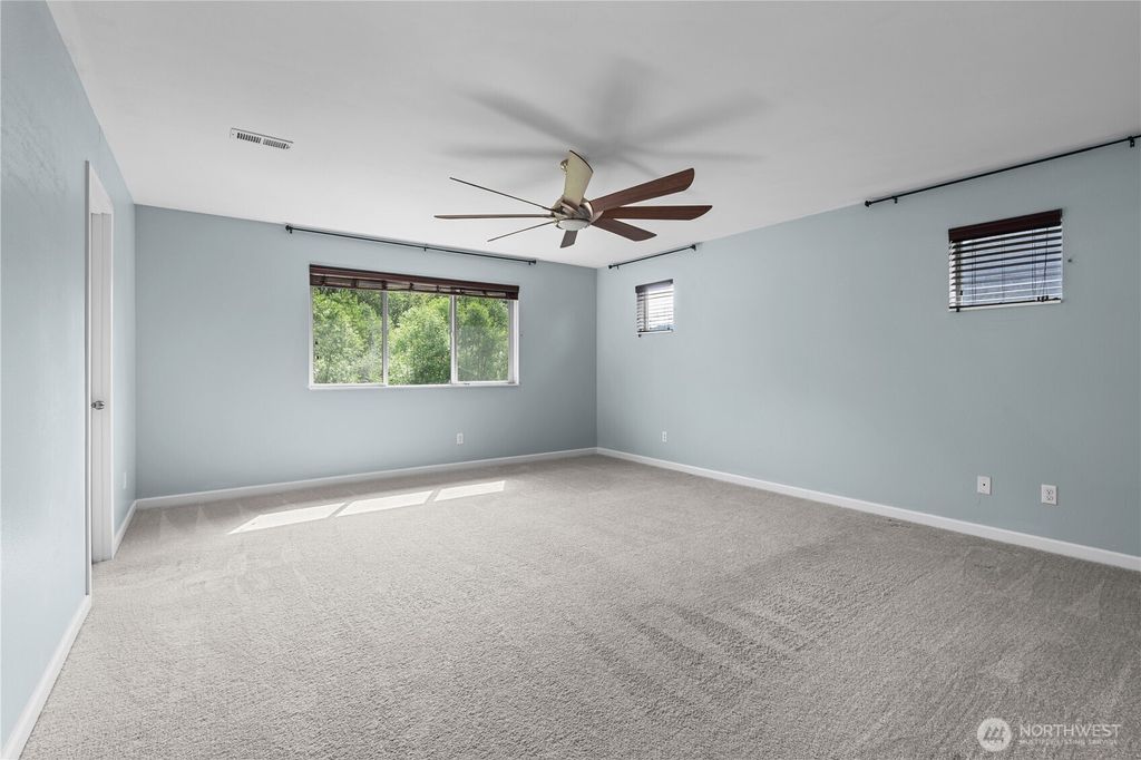 listing image 9363776041338593392