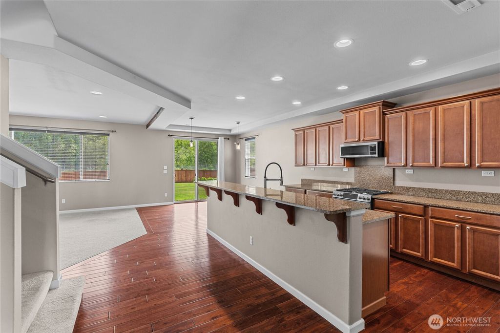 listing image 9365815157891399138