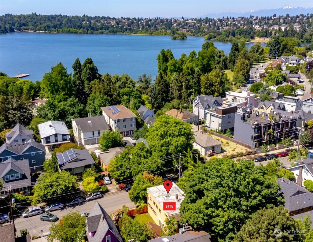 Photo of 7420 Woodlawn Avenue NE, Seattle, WA 98115 (MLS # 2126644)