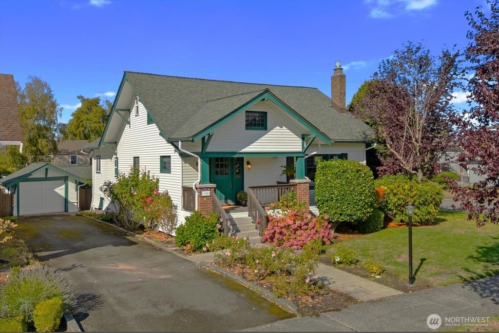 Photo of 1102 Rucker Avenue, Everett, WA 98201 (MLS # 2428434)
