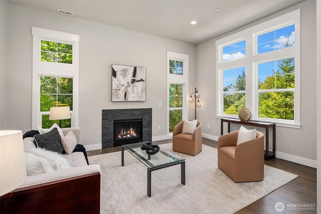 Photo of 1090 218th Avenue NE, Sammamish, WA 98074 (MLS # 2563169)