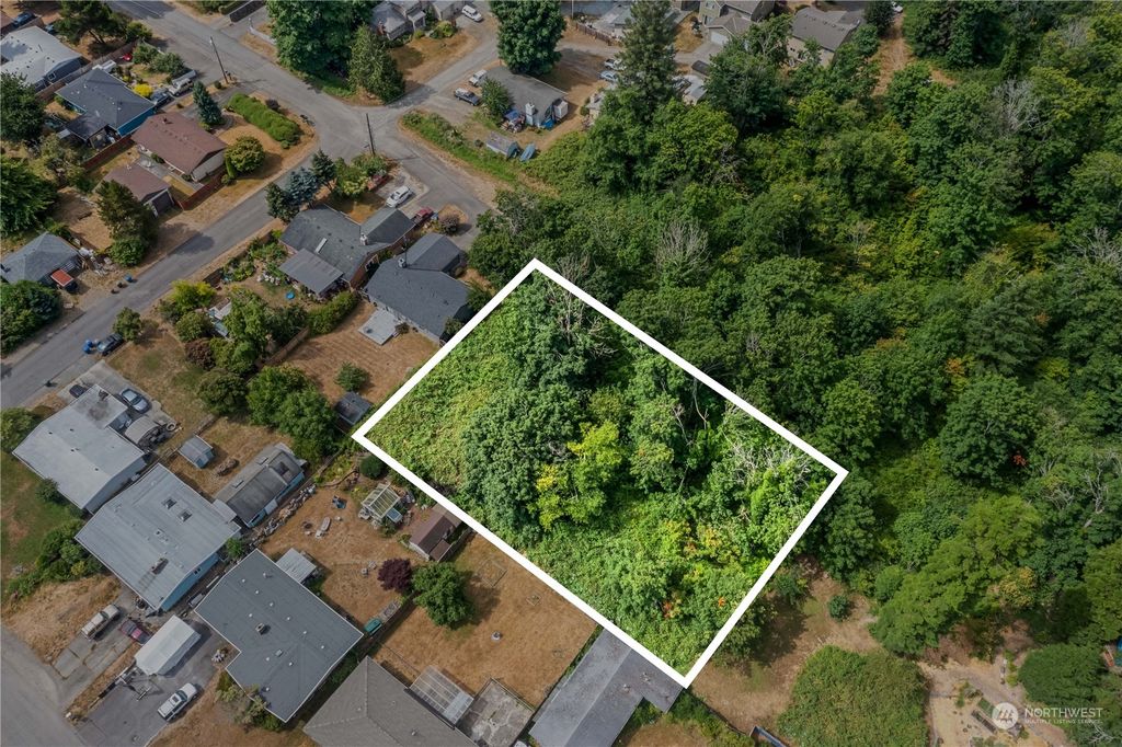 Photo of 269 XX Claremont Avenue, Des Moines, WA 98198 (MLS # 2145031)