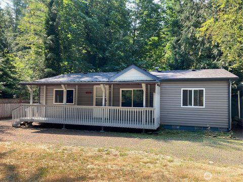 Photo of 520 N Duckabush Drive W, Hoodsport, WA 98548 (MLS # 2524629)